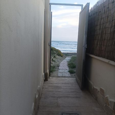 Casa Roberto Beach Torvaianica Eksteriør billede
