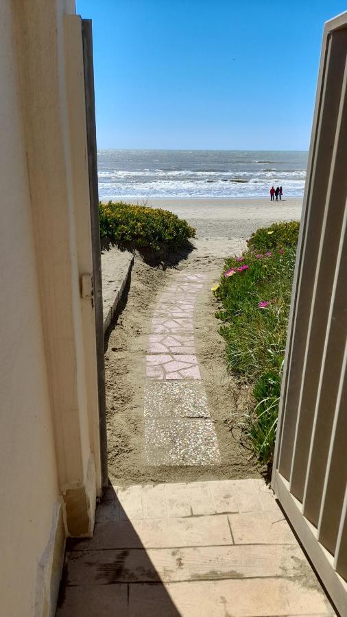 Casa Roberto Beach Torvaianica Eksteriør billede