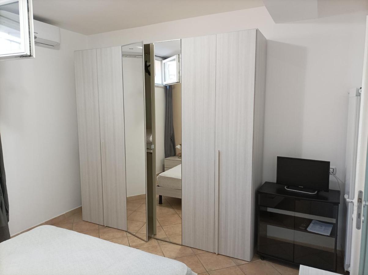 Casa Roberto Beach Torvaianica Eksteriør billede