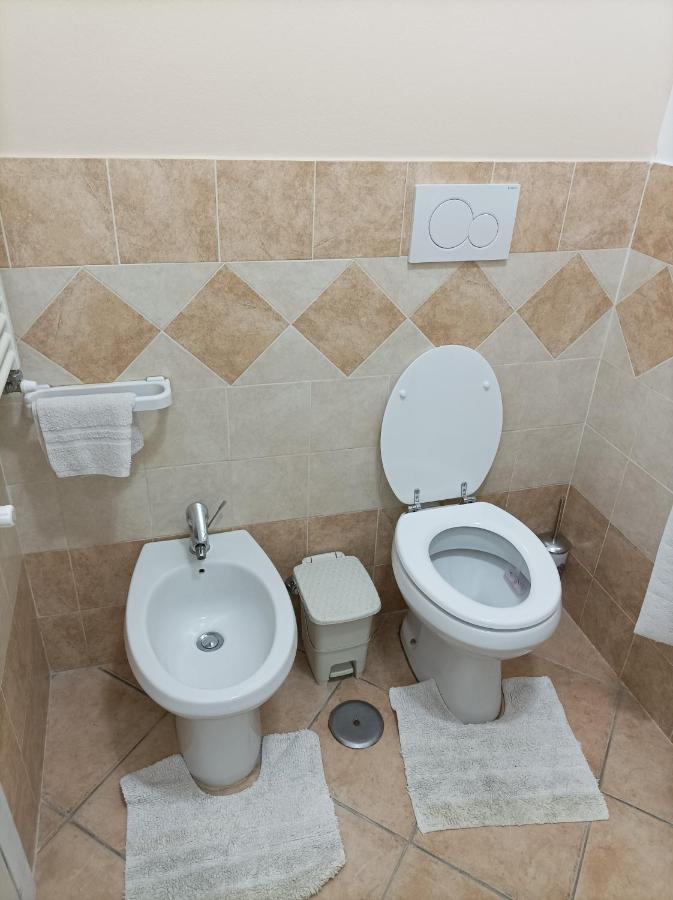 Casa Roberto Beach Torvaianica Eksteriør billede