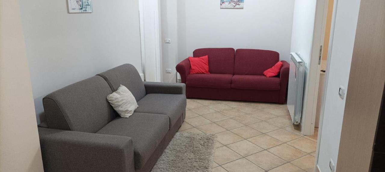 Casa Roberto Beach Torvaianica Eksteriør billede