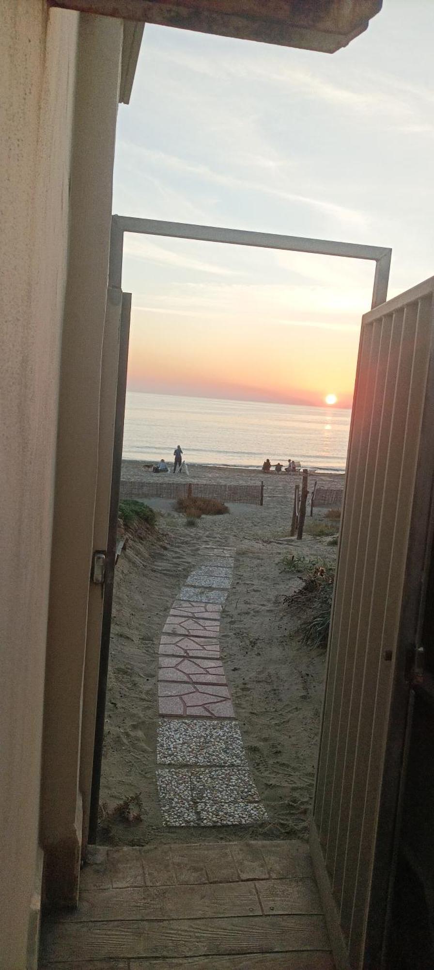 Casa Roberto Beach Torvaianica Eksteriør billede