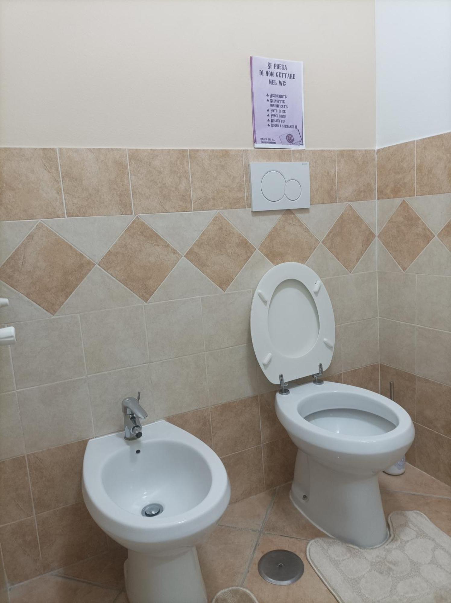 Casa Roberto Beach Torvaianica Eksteriør billede