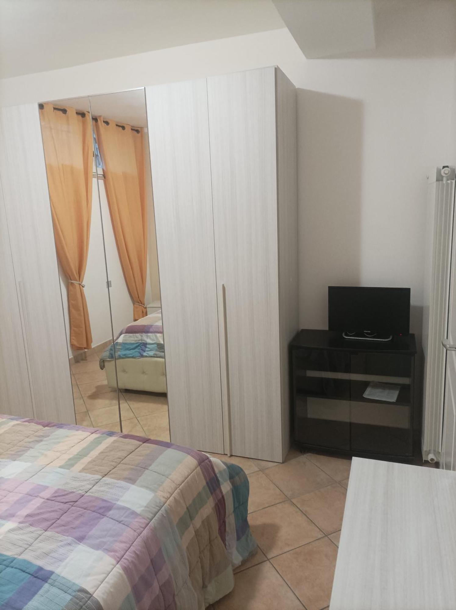 Casa Roberto Beach Torvaianica Eksteriør billede